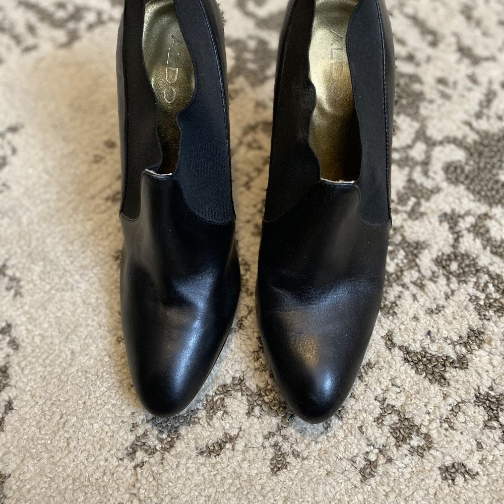Aldo black heeled booties